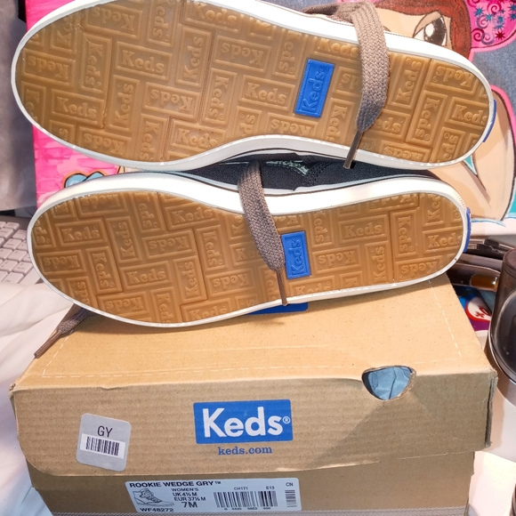 KEDS - Picture 6 of 9